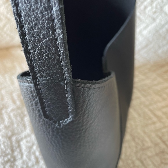 Black Pebbled Leather Women's Bag - Picture 11 of 12